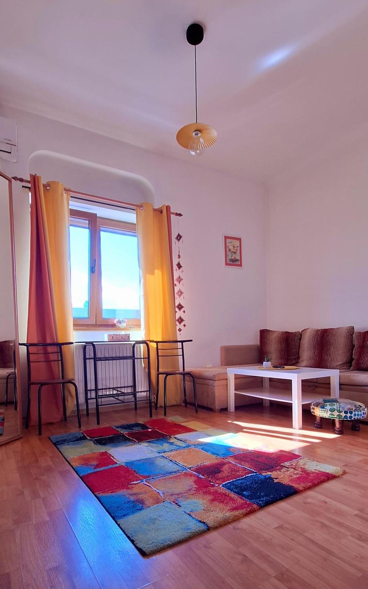 Super Central - Lovely One-Bedroom Apartment On Victoriei Avenue Bucarest Extérieur photo