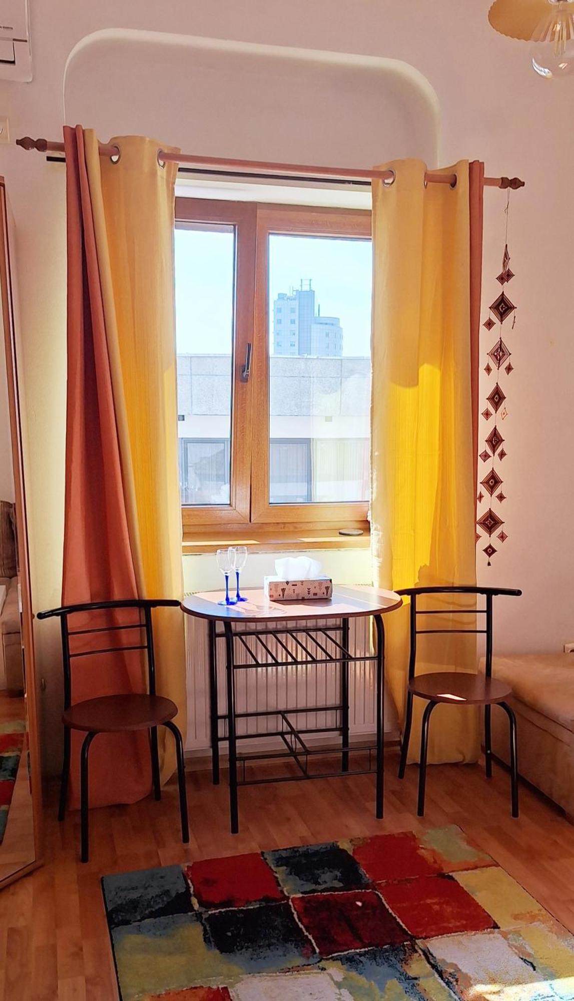 Super Central - Lovely One-Bedroom Apartment On Victoriei Avenue Bucarest Extérieur photo