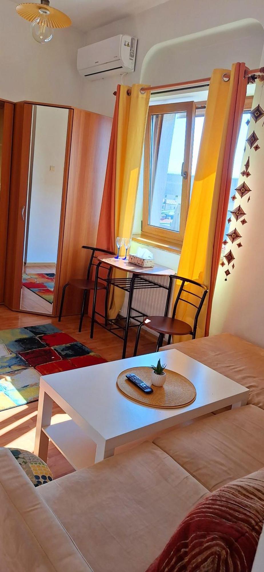 Super Central - Lovely One-Bedroom Apartment On Victoriei Avenue Bucarest Extérieur photo