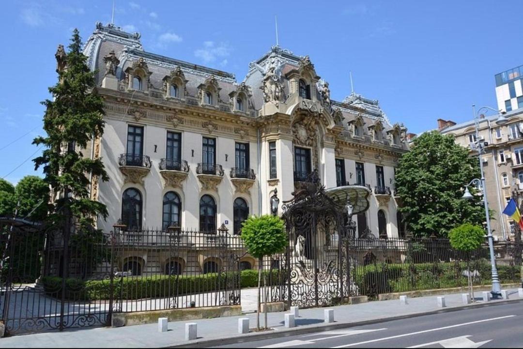 Super Central - Lovely One-Bedroom Apartment On Victoriei Avenue Bucarest Extérieur photo